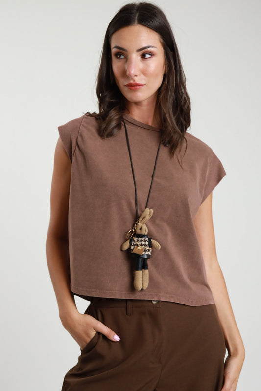 Crew Neck T-Shirt with Rabbit Puppet Necklace